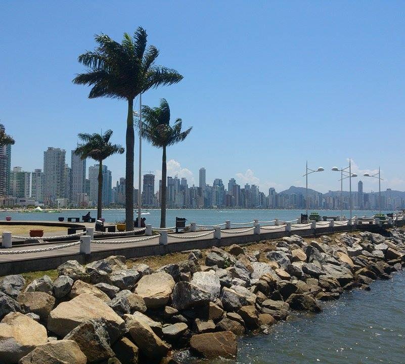 Passeio Gratuito Em Balneario Camboriu Molhe da Barra Sul