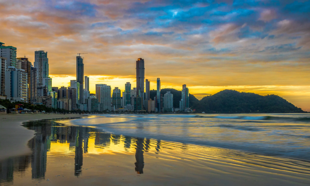 o que fazer em Balneário Camboriú? Praias!