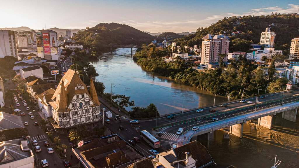 cidades vizinhas de Balneário Camboriú