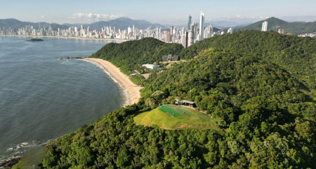 Aniversário de Balneário Camboriú terá show de Jota Quest e a tradicional Festa dos Amigos 4 assinatura da ordem de servico para obras no morro do careca e nesta sexta feira 687ed