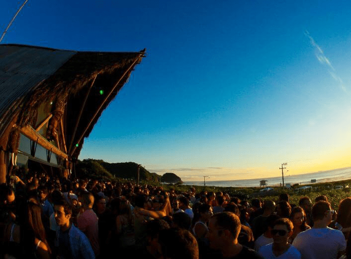 Beach Clubs abertos no inverno em BC: agenda até setembro 5 image 9