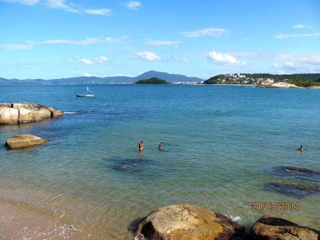 Melhores destinos em SC para lua de mel: praias, serras e vinícolas 2 piscinas naturais