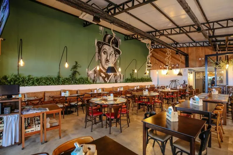 Restaurantes bem avaliados na Avenida Atlântica em BC(2025) 1 restaurantes balneario camboriu restaurante chaplin 2 800x533 3