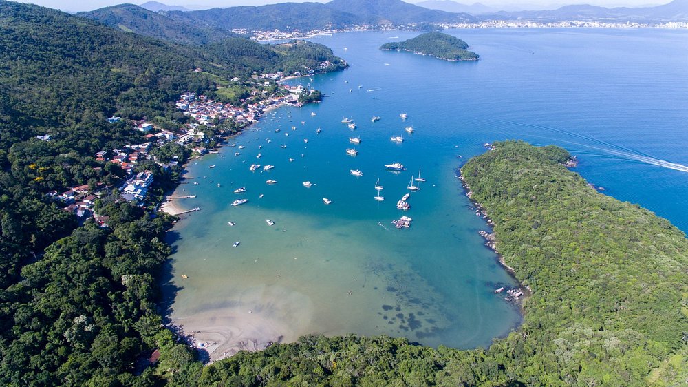 Caixa D’Aço em Porto Belo: Conheça a praia dos bares flutuantes 2 Hospedagem e estrutura nas