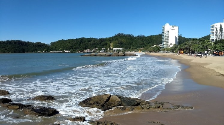 Praia de Cabeçudas em Itajaí