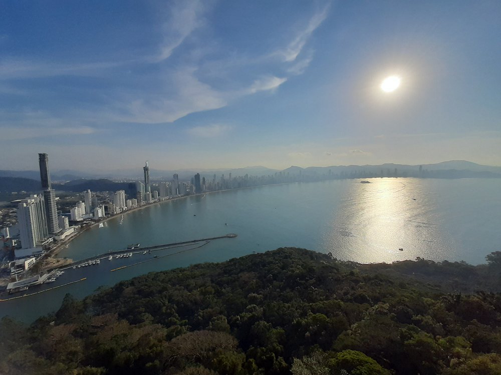 Teleférico em Balneário Camboriú: Valores, horários e trajeto completo 2 Quanto tempo dura o passeio de teleférico em Balneário Camboriú?