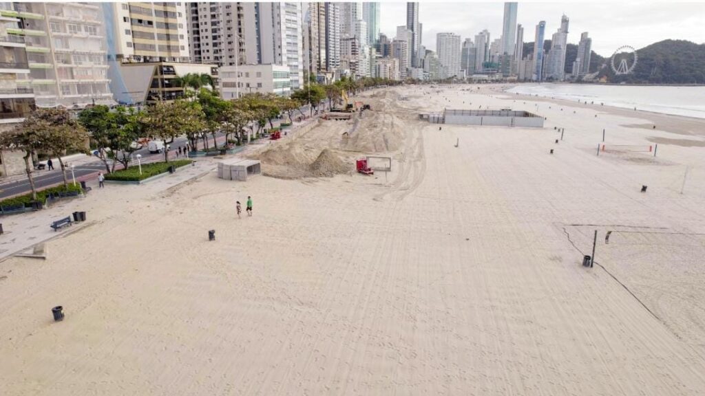 Cruzeiro em Balneário Camboriú: Veja o que fazer ao desembarcar 1 peneiramento da Praia Central