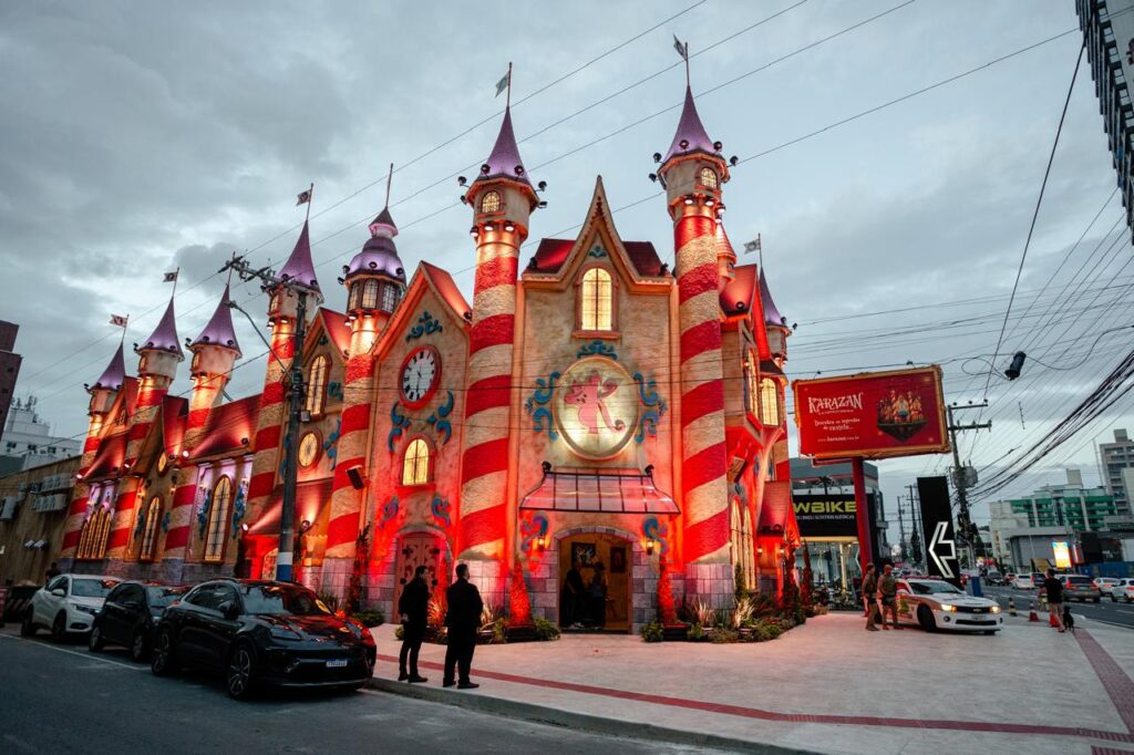 Karazan e o Castelo Mágico: Valores, atrações e mais 2 karazan