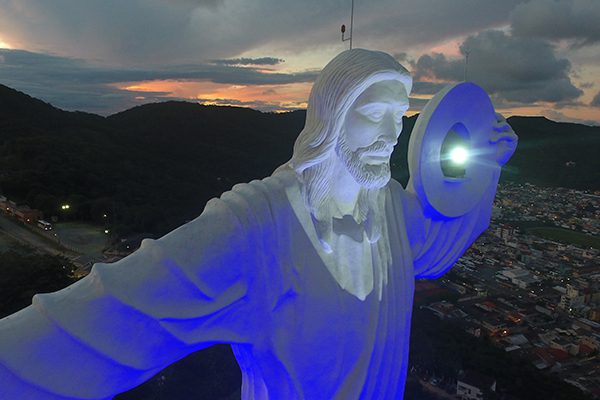 ¿Dónde no dejar de ir en Balneario Camboriú? 1 Cristo Luz